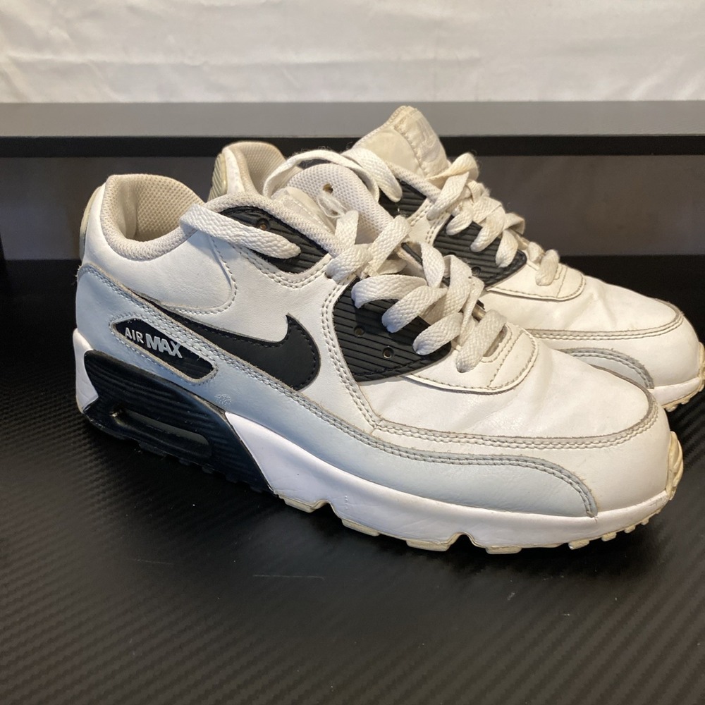 Nike Air Max 90 Essential Shoes‎ White/Black Platinum Gray Size 6.5Y